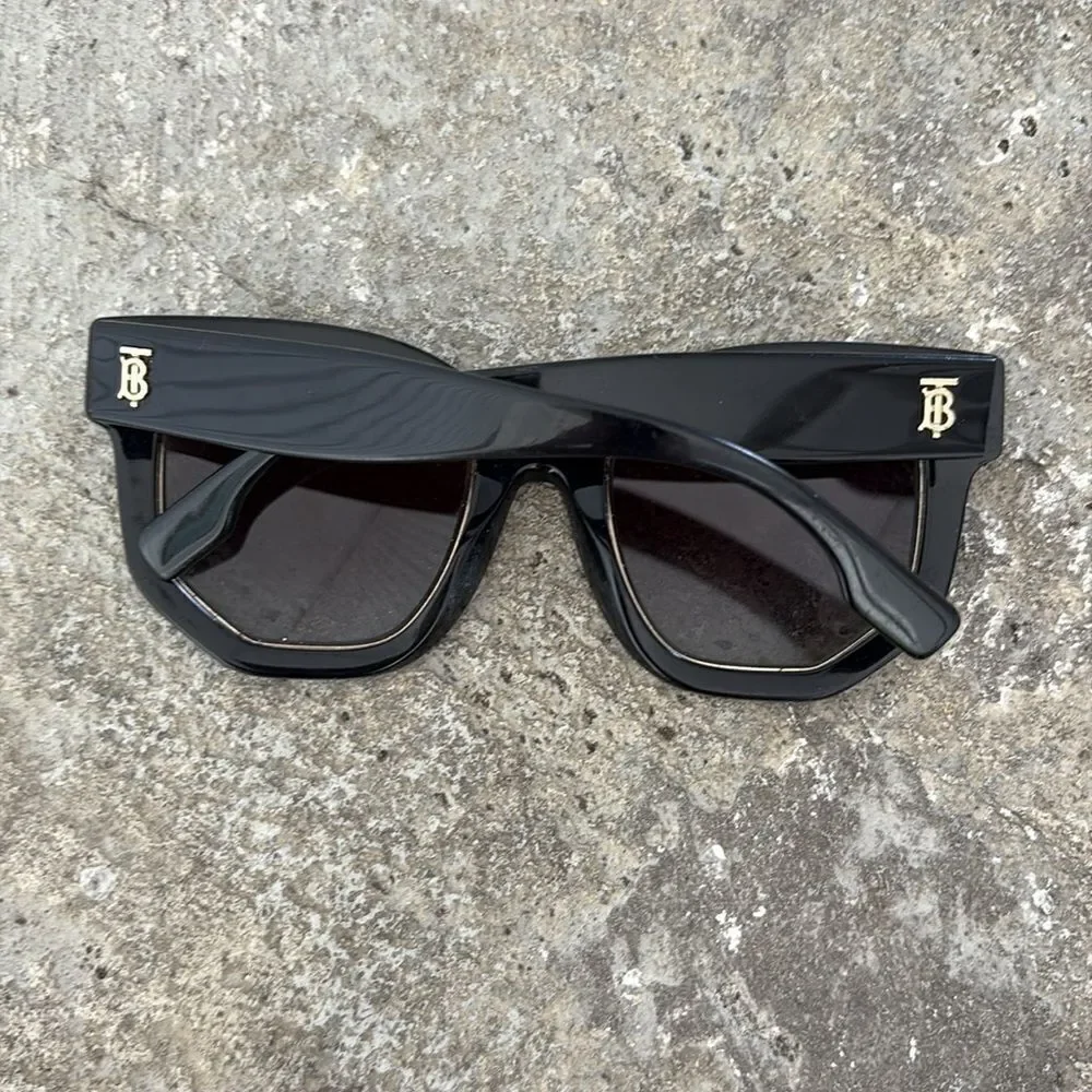 Burberry Primrose sunglasses